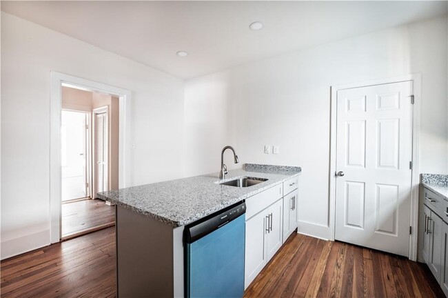 Building Photo - 1359 Finley St NE