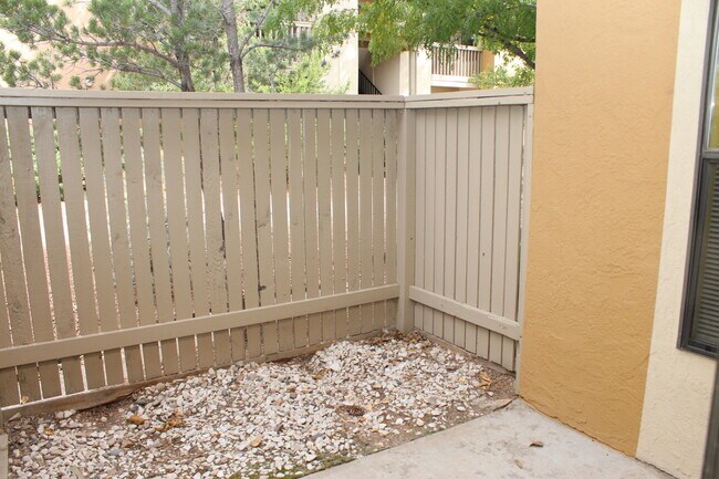 Building Photo - The Reserve Compound - Ground Level 2 bedroom, 2 bath - Close to Pool/Gym area