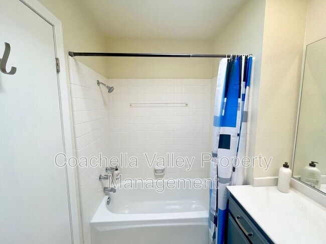 Building Photo - 1310 Campeon Cir