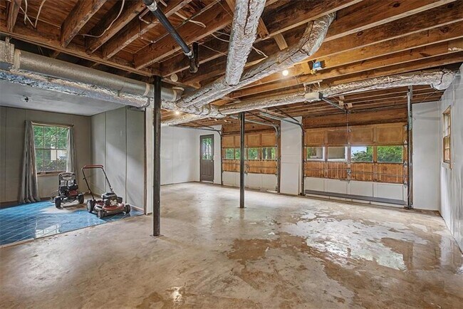 Building Photo - 2985 Fredrick Dr