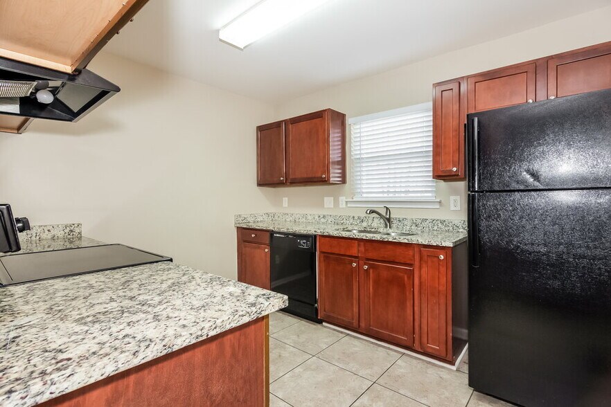 Building Photo - 3836 Bullard St