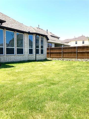 Building Photo - 1704 Hydrangea Ln