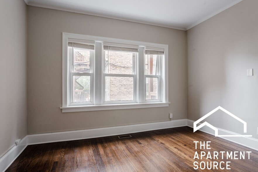 Building Photo - 1604 W Berwyn Ave