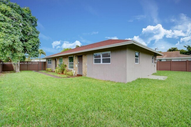 Primary Photo - 2203 NE 3rd Ave