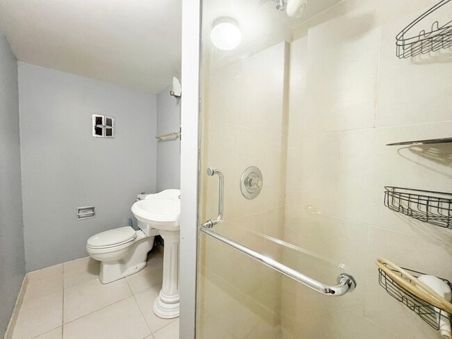 Building Photo - 4716 Thatcher Ave