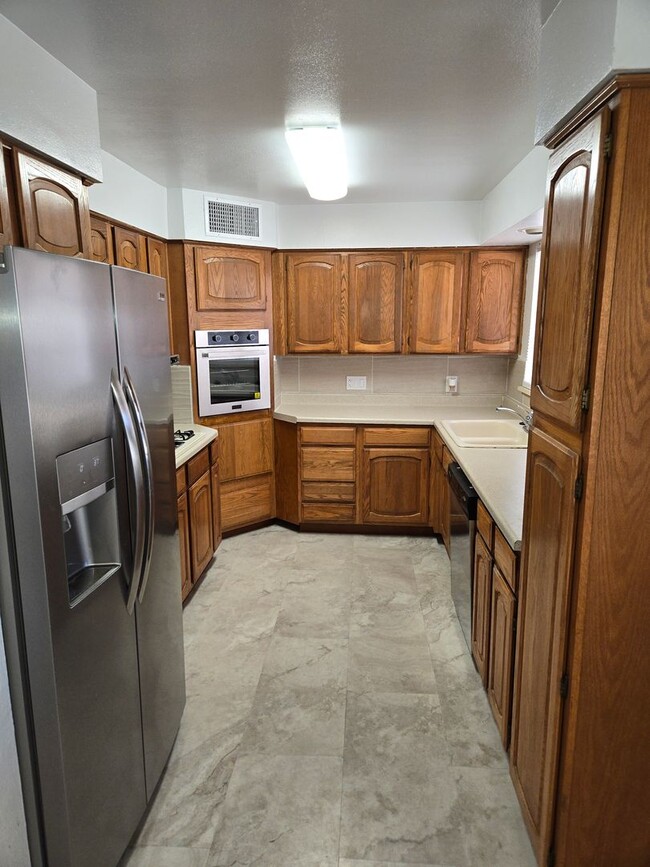 Building Photo - Single Story 3 Bedroom, 2 Bath in Phoenix