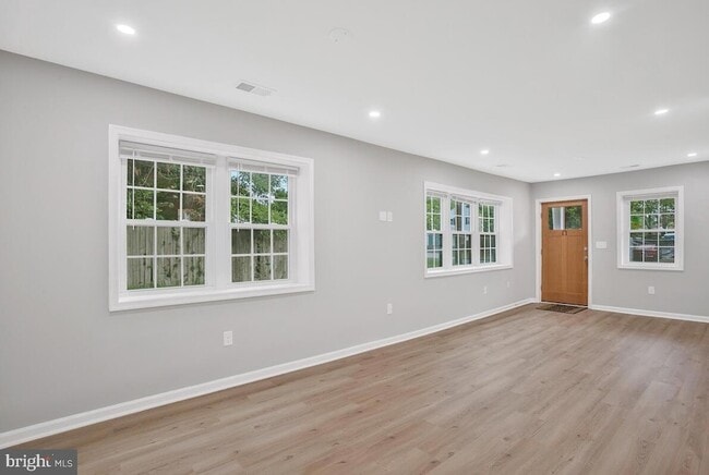 Building Photo - 7912 Bellefonte Ln