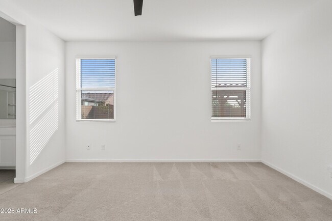 Building Photo - 32041 N Wayne Ln