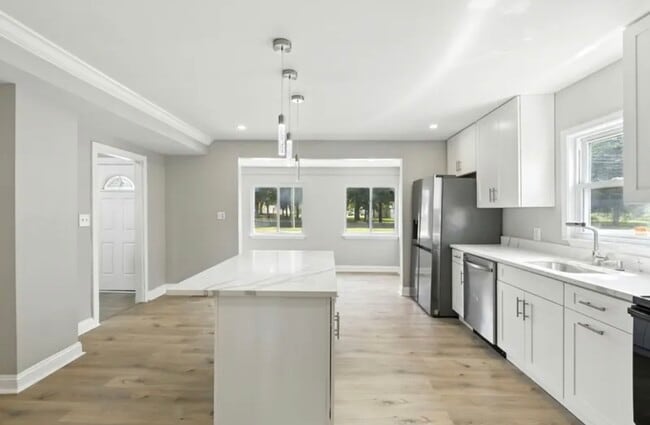 Building Photo - Rolling Rd2