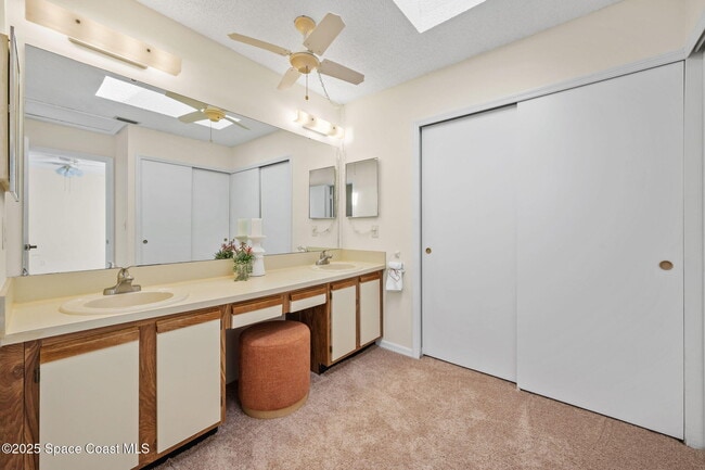 Building Photo - 763 Green Valley Ln