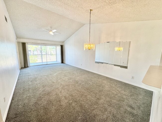 Building Photo - ** NEWCASTLE ** BERKSHIRE LAKES ** 3 BED /...