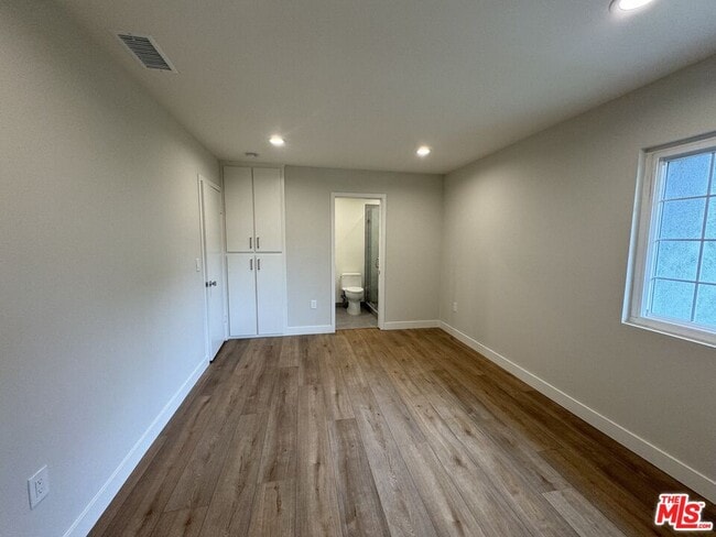 Building Photo - 235 Delano St