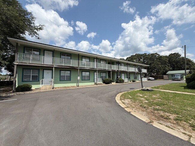 Building Photo - 575 Florosa Ct