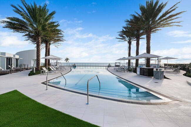Building Photo - 701 N Fort Lauderdale Beach Blvd