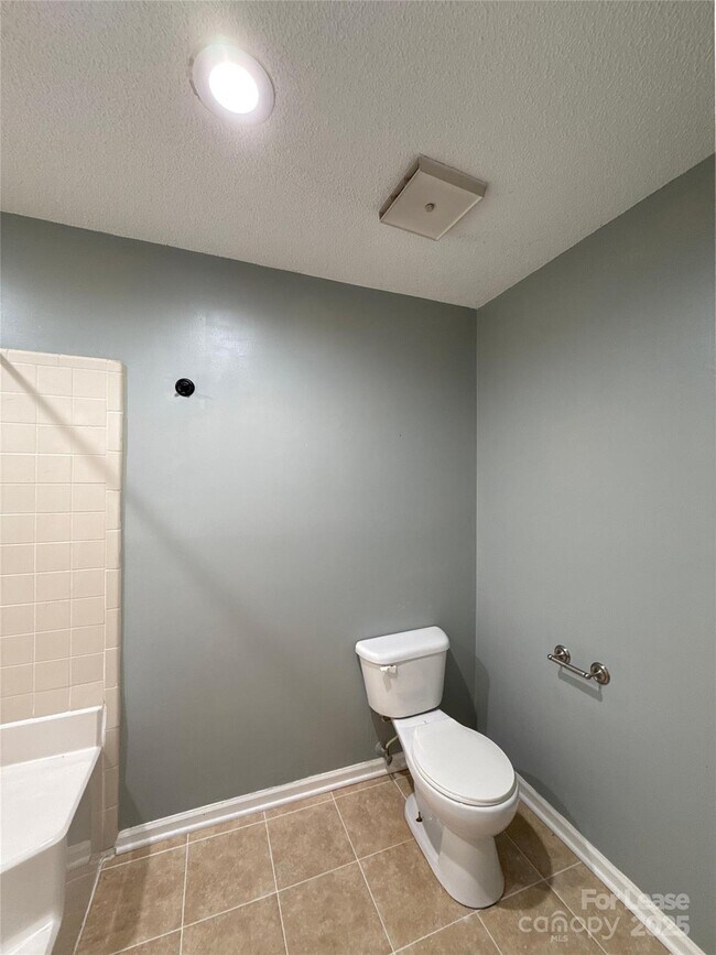 Building Photo - 7201 Winery Ln