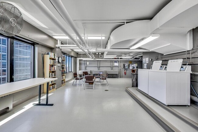 Building Photo - 3100 N Lake Shore Dr