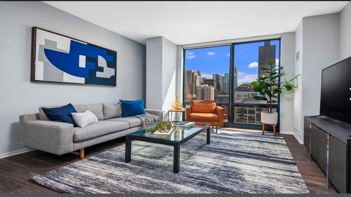 Floor to ceiling windows - 801 W Adams St