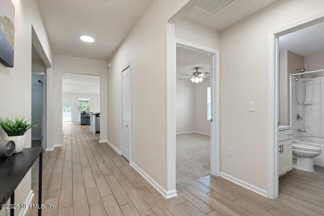 Building Photo - 88 N Hamilton Springs Rd