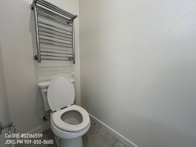 Building Photo - Rancho Cucamonga 3 Bedroom Condo