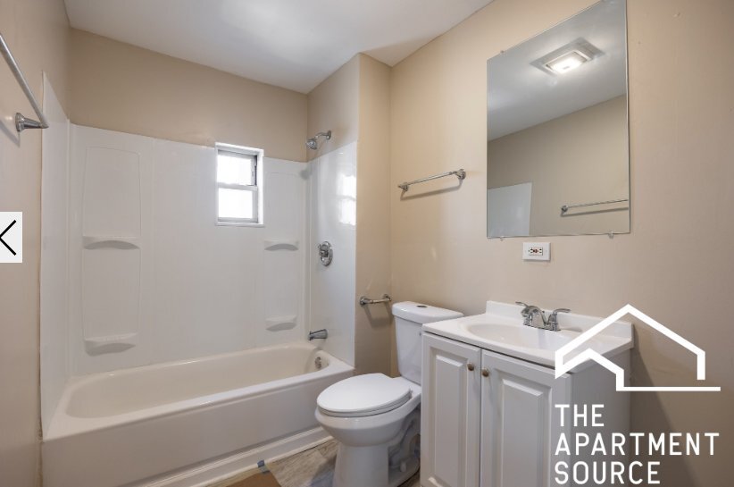 Building Photo - 1877 N Milwaukee Ave