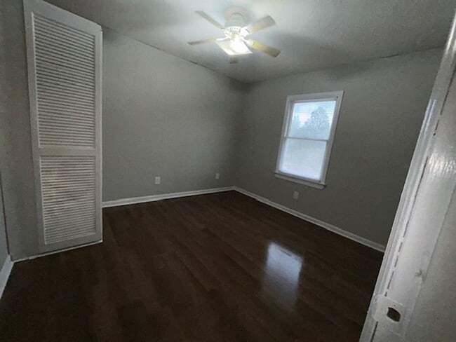 Building Photo - 123A Calvin Court