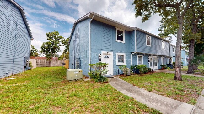 Building Photo - 11406 Bedford Oaks Dr