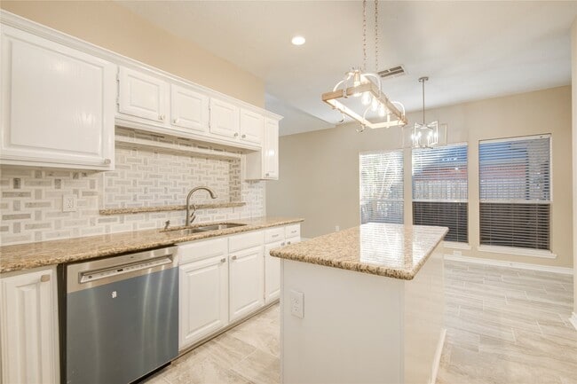 Building Photo - 14303 Providence Pine Trail