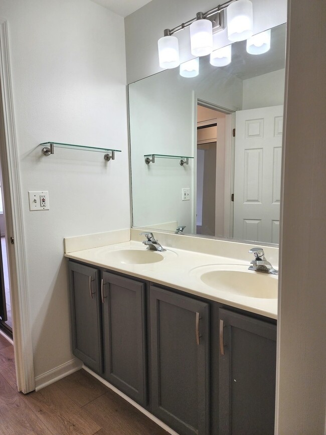 Building Photo - 2884 Falling Waters Ln