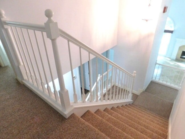 Building Photo - Expansive Unfurnished Spanish Wells Home Available for Rent