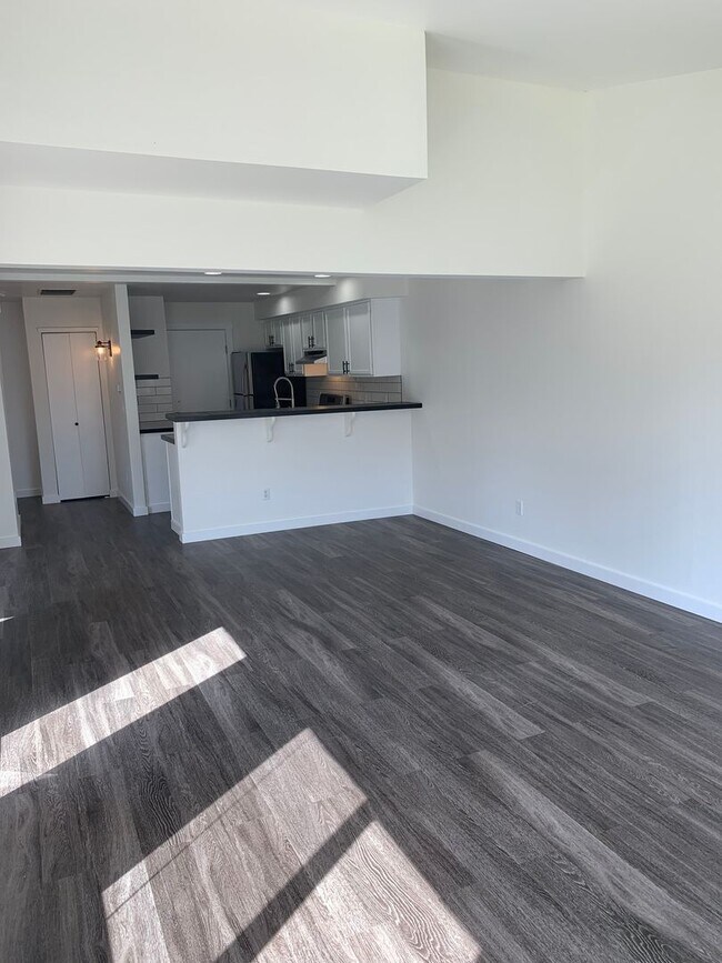Building Photo - Updated 3 Bedroom Home Near Barkley Village