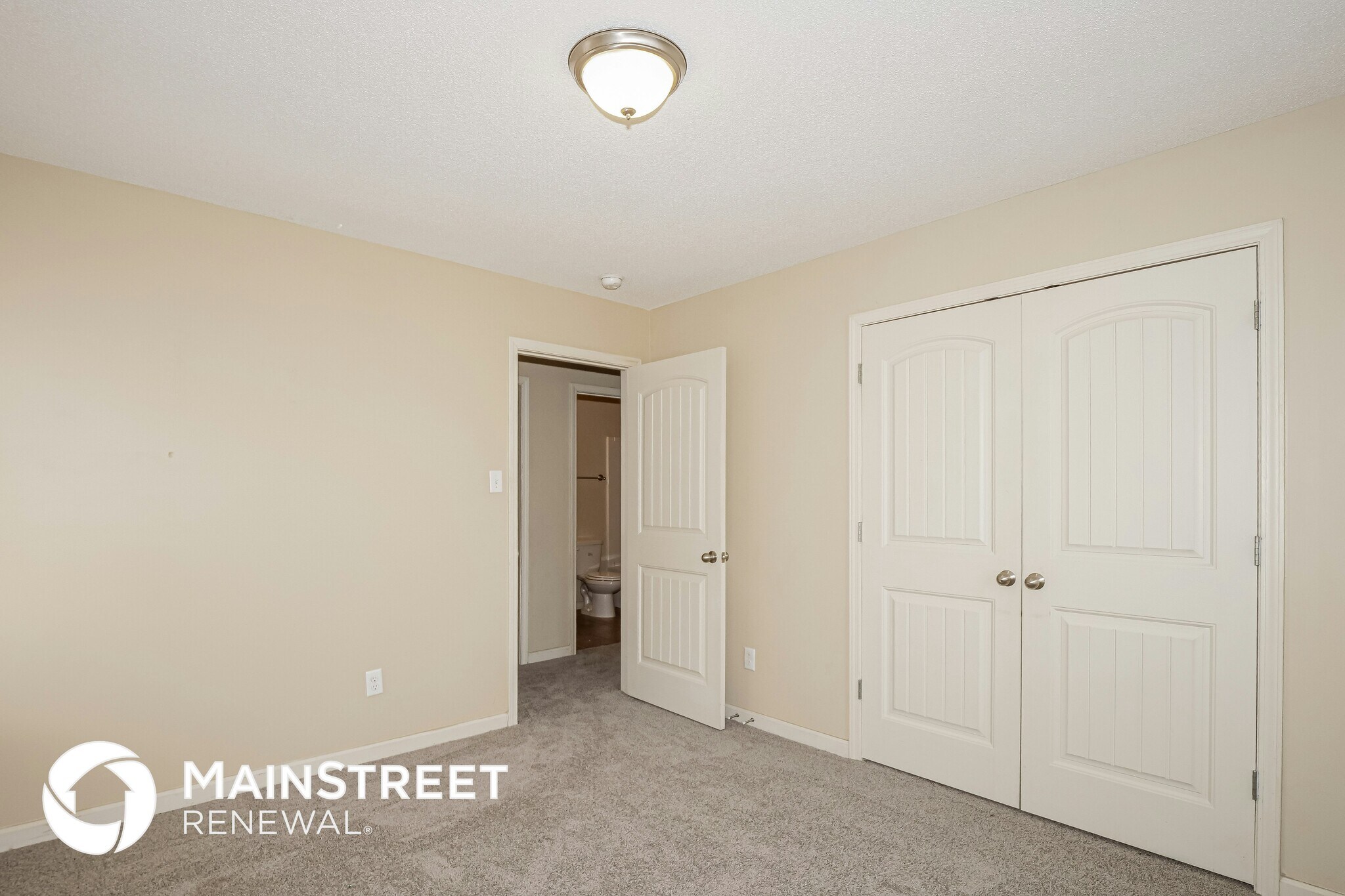 Building Photo - 7399 Brentlawn Dr