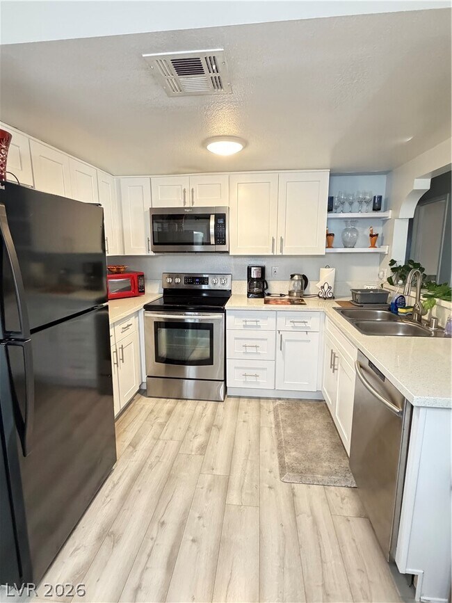 Building Photo - 5032 Spencer St