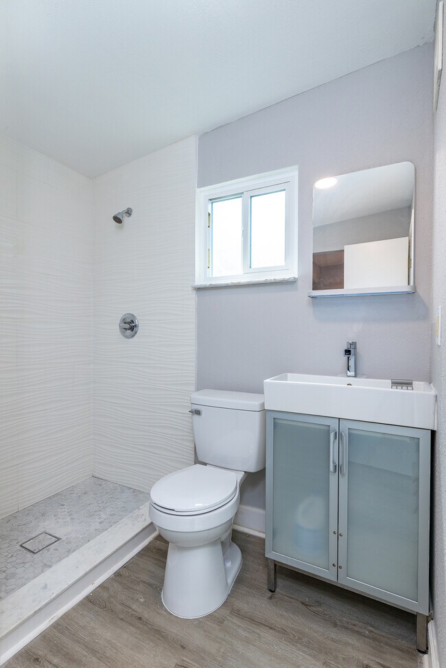 Building Photo - 4717 W Leila Ave