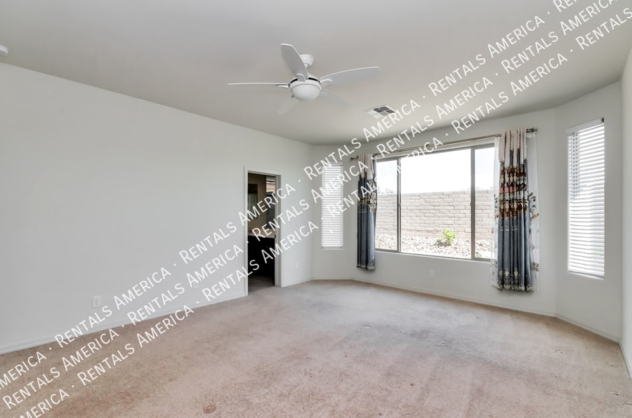 Building Photo - 11956 N Renoir Way