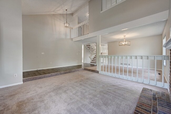 Building Photo - $2,800 - 3 Bed. 2.5 Bath Home with AC, Lof...