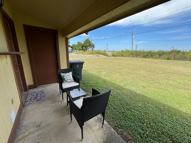 Building Photo - 360 Virtual Tour Available