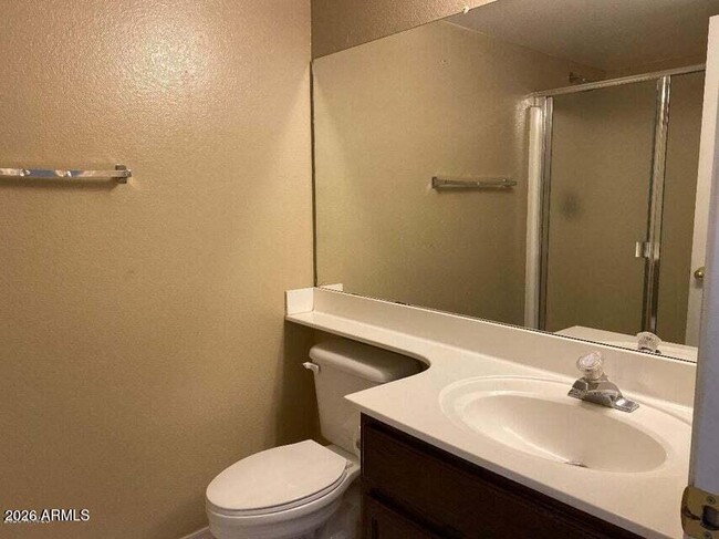 Building Photo - 5368 W Topeka Dr