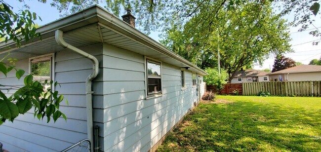 Building Photo - 1163 Higgins Ave