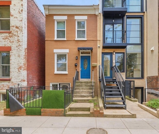 Building Photo - 1315 Pennsylvania Ave. SE