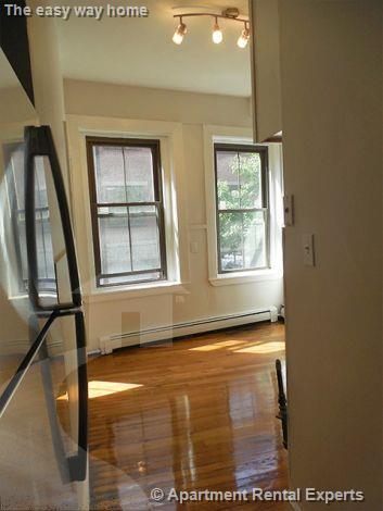 Building Photo - 110 Willow St