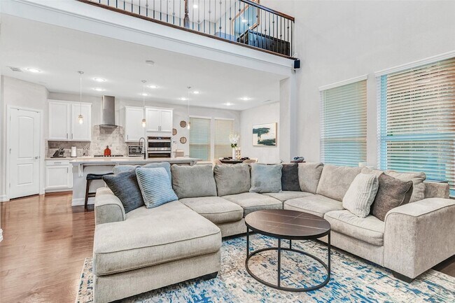 Building Photo - 430 Pasco Rd