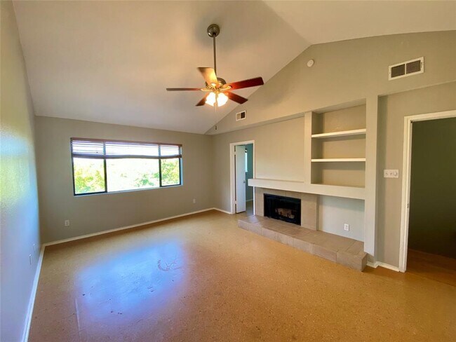 Building Photo - 4711 Spicewood Springs Rd