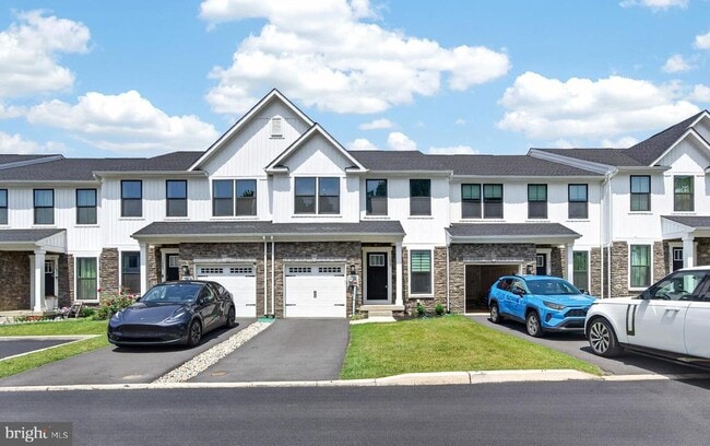 Building Photo - 1047 Watson Ct