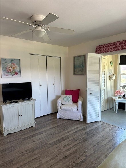 Building Photo - 16 Vista Palm Ln