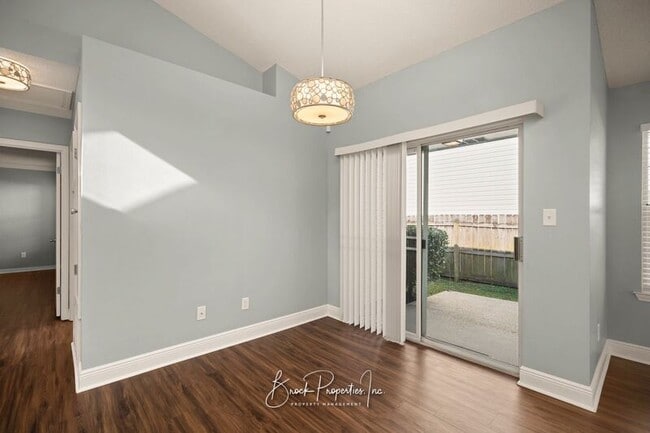 Building Photo - 3510 Silvertree Ln