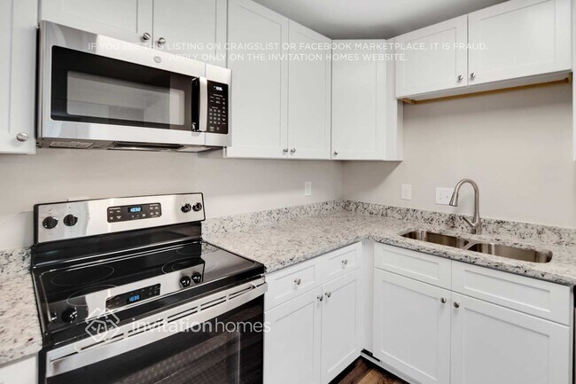 Building Photo - 7112 David Ave