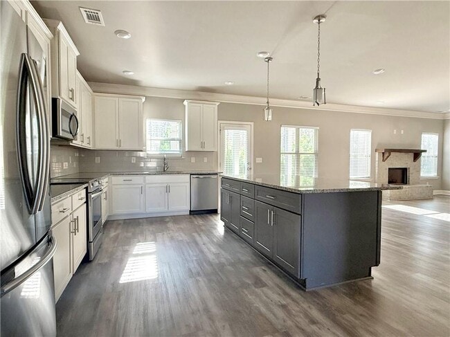 Building Photo - 1917 Castleberry Ln