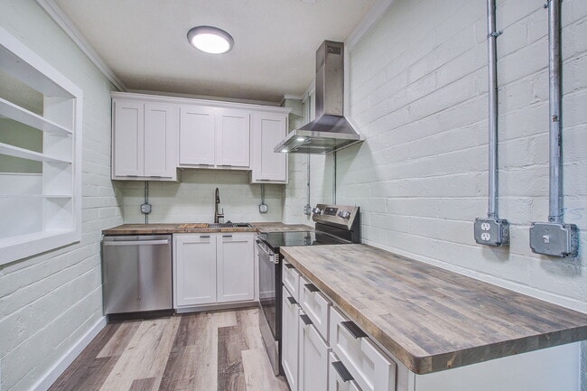 Building Photo - 118 Klein St