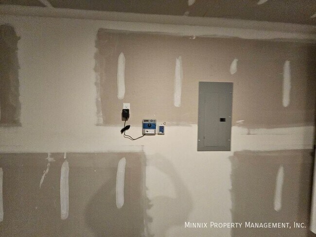 Building Photo - 2622 Tiffin Ave