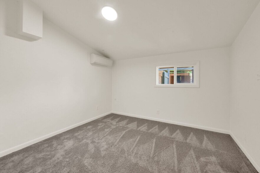 Building Photo - 189 N 300 E